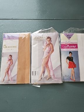 3 Pair Of Panty Hose. New In Pkg. One Size 90- 170 Lbs.2 Are Queentex 1 Is Diana